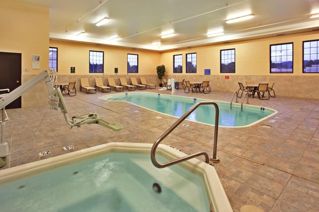 La Quinta Inn & Suites - New River Gorge National Park Съмърсвил Екстериор снимка