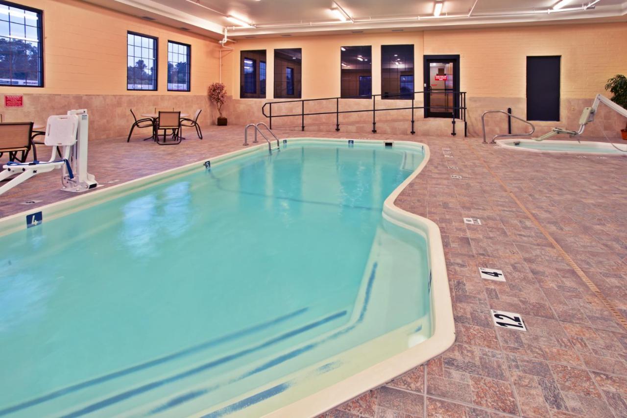 La Quinta Inn & Suites - New River Gorge National Park Съмърсвил Екстериор снимка