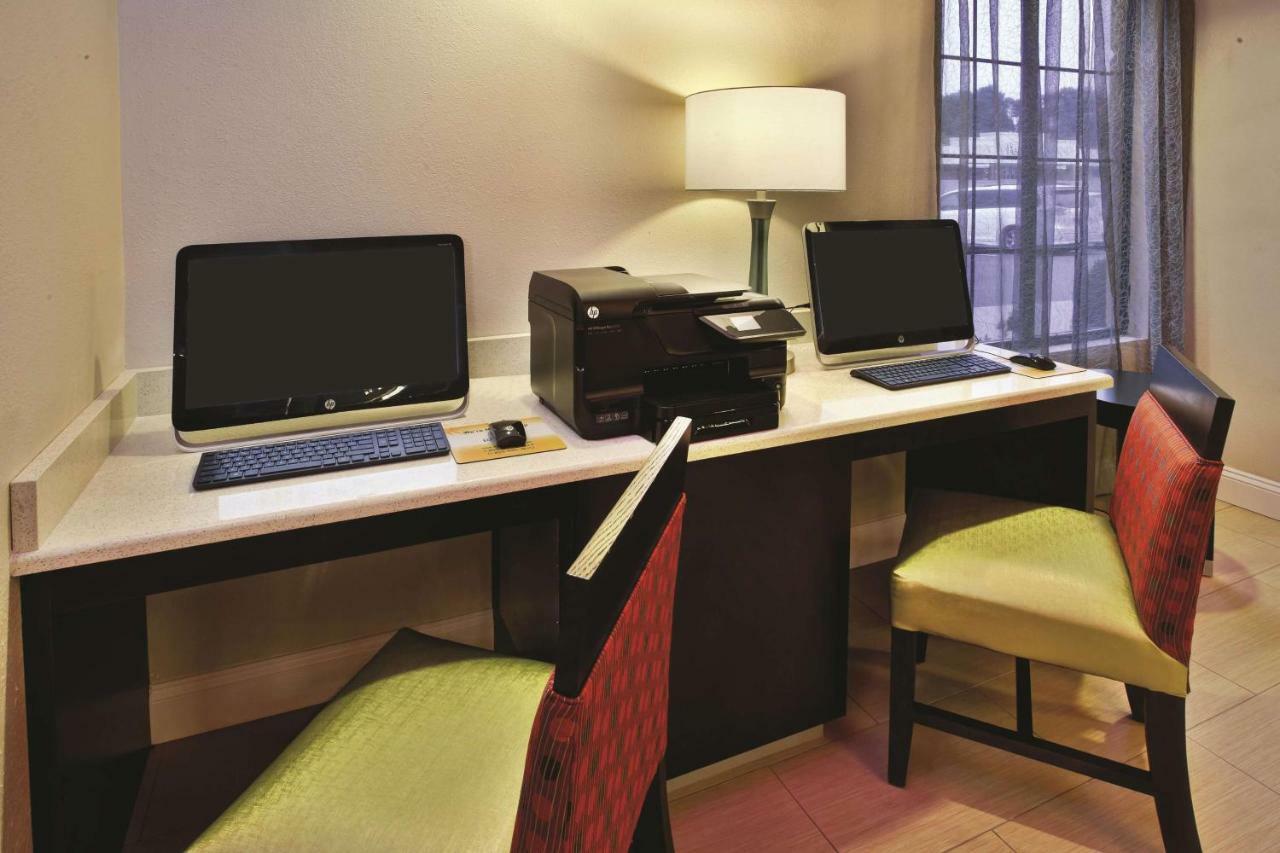 La Quinta Inn & Suites - New River Gorge National Park Съмърсвил Екстериор снимка