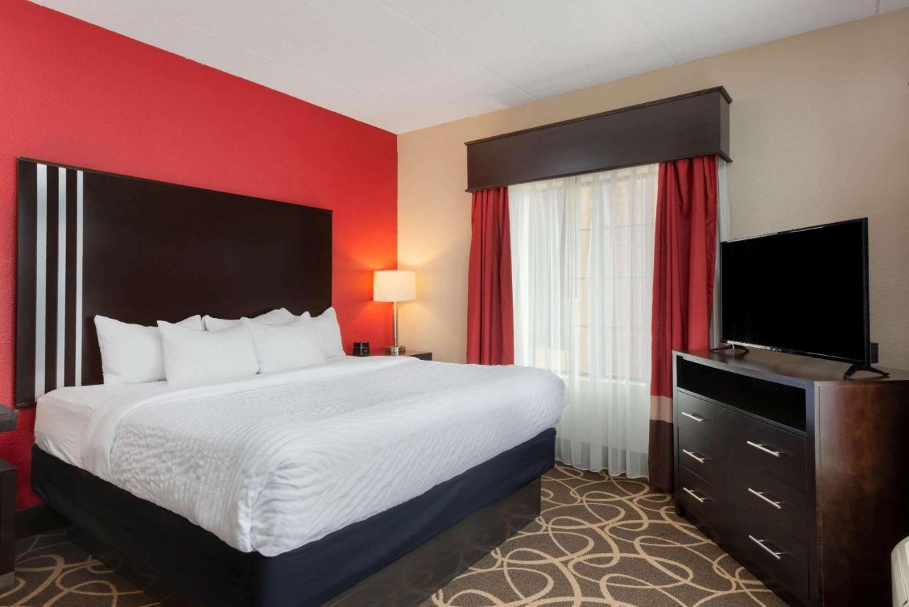 La Quinta Inn & Suites - New River Gorge National Park Съмърсвил Екстериор снимка