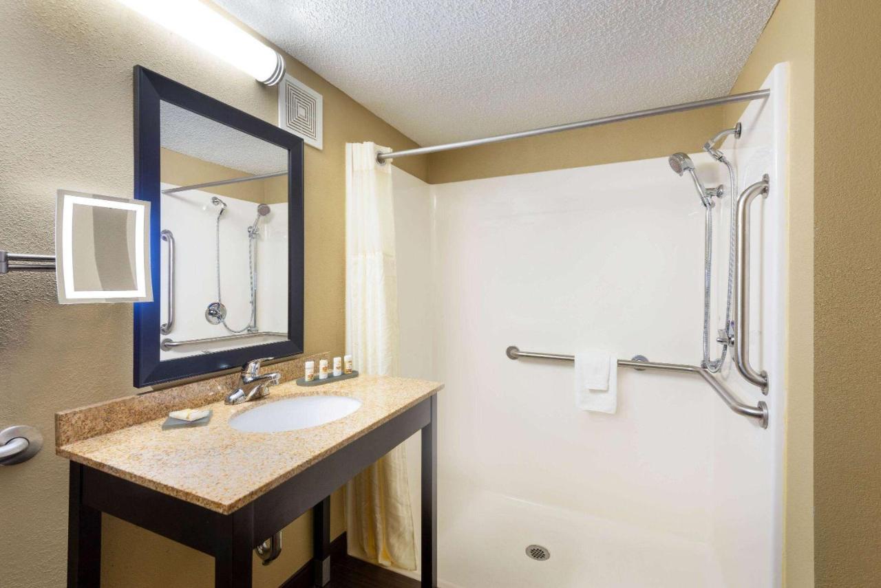 La Quinta Inn & Suites - New River Gorge National Park Съмърсвил Екстериор снимка
