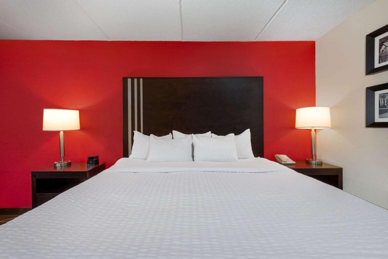 La Quinta Inn & Suites - New River Gorge National Park Съмърсвил Екстериор снимка
