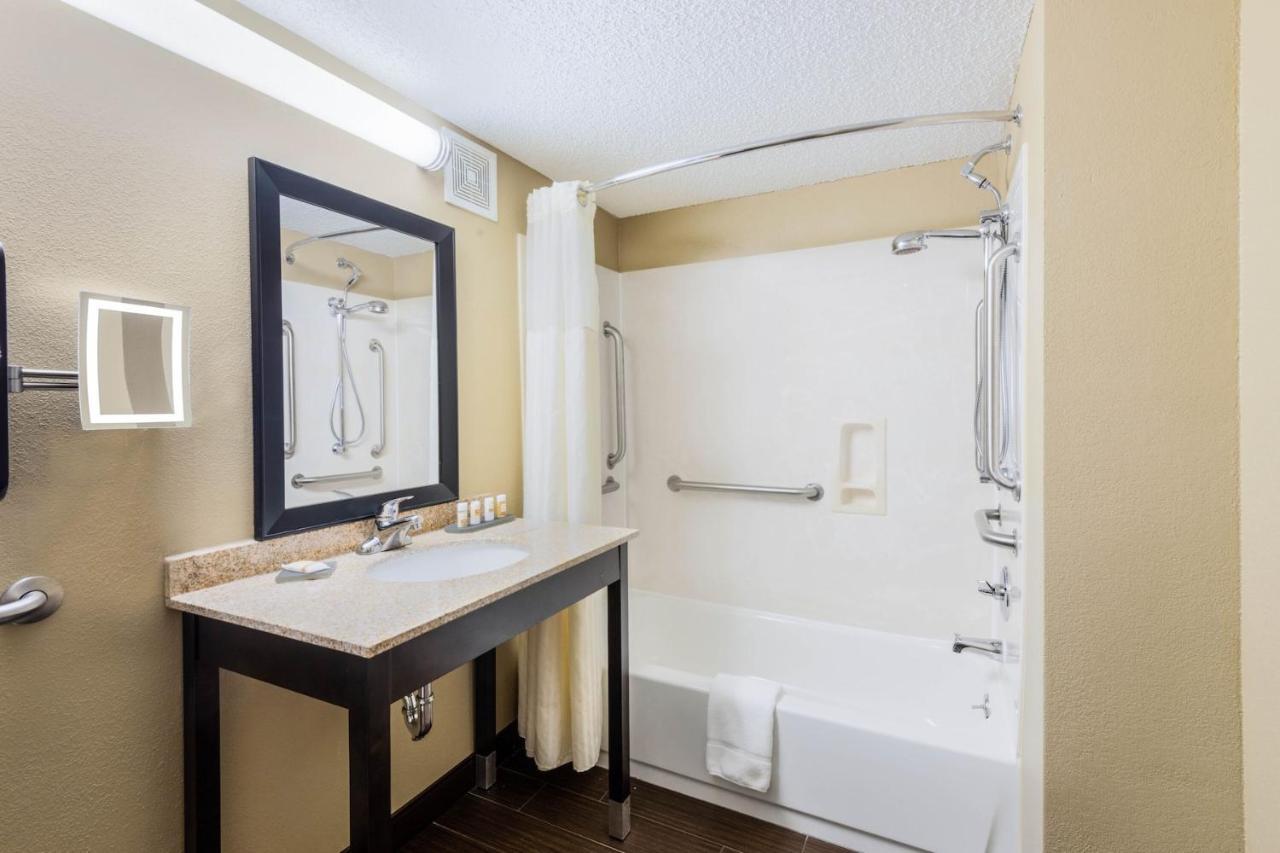 La Quinta Inn & Suites - New River Gorge National Park Съмърсвил Екстериор снимка